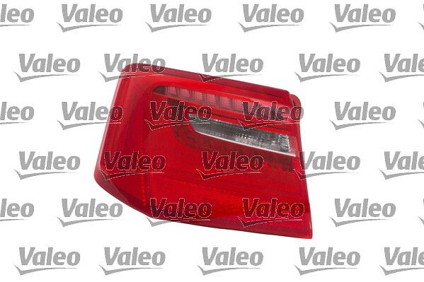 Lampe hinten L (äußerer Teil, LED, blinkerfarbe weiß, glasfarbe rot, rückfahrlicht) passt zu: AUDI A6 C7 Sedan 11.10-04.15