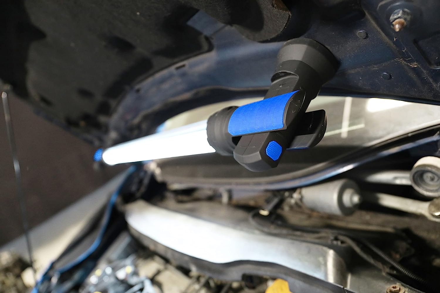 BGS Technic LED Motorhauben Leuchte mit Akku