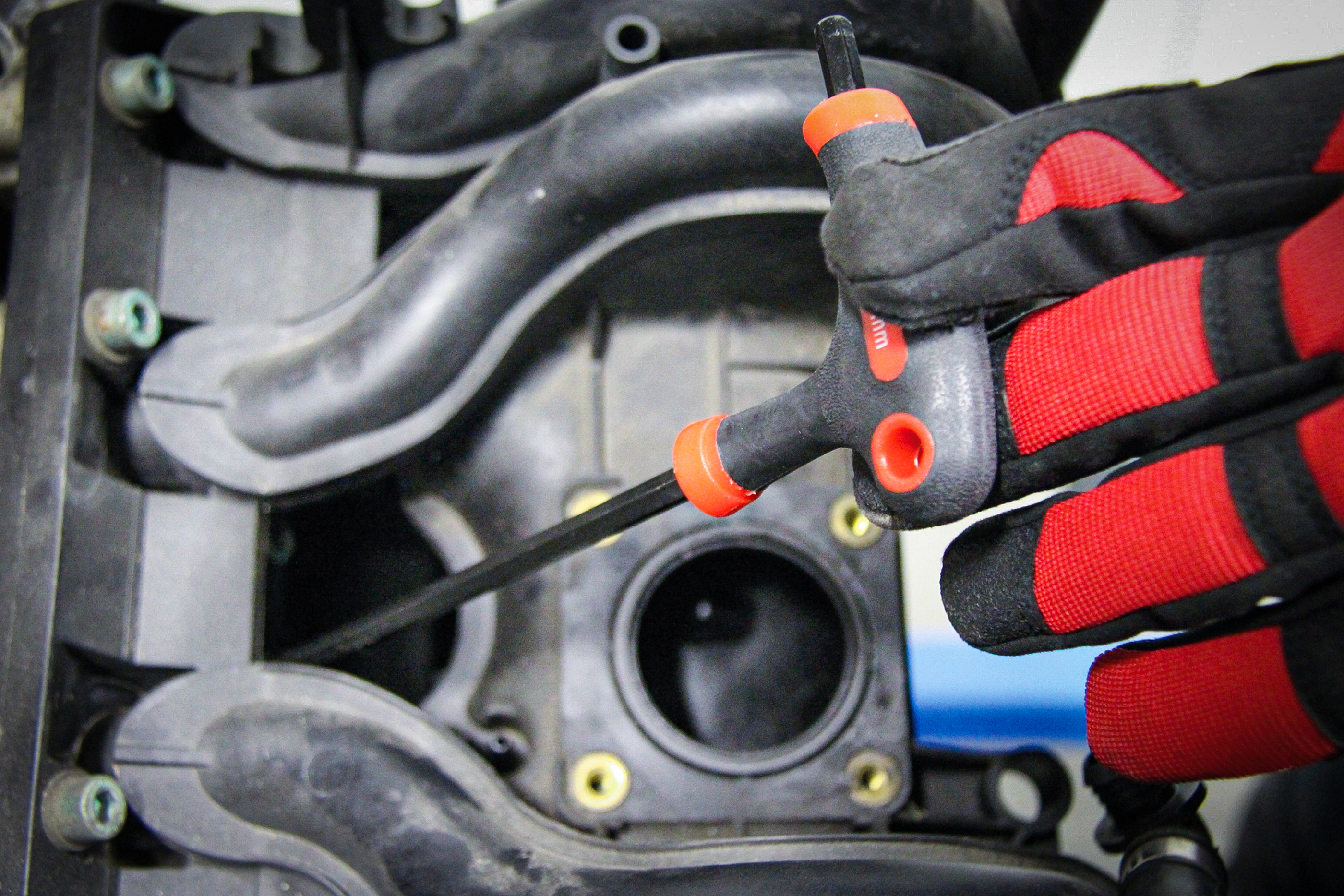 BGS Schraubendreher-Satz mit T-Griff und seitlicher Klinge | T-Profil (für Torx) mit Bohrung | T10 - T50 | 9-tlg.