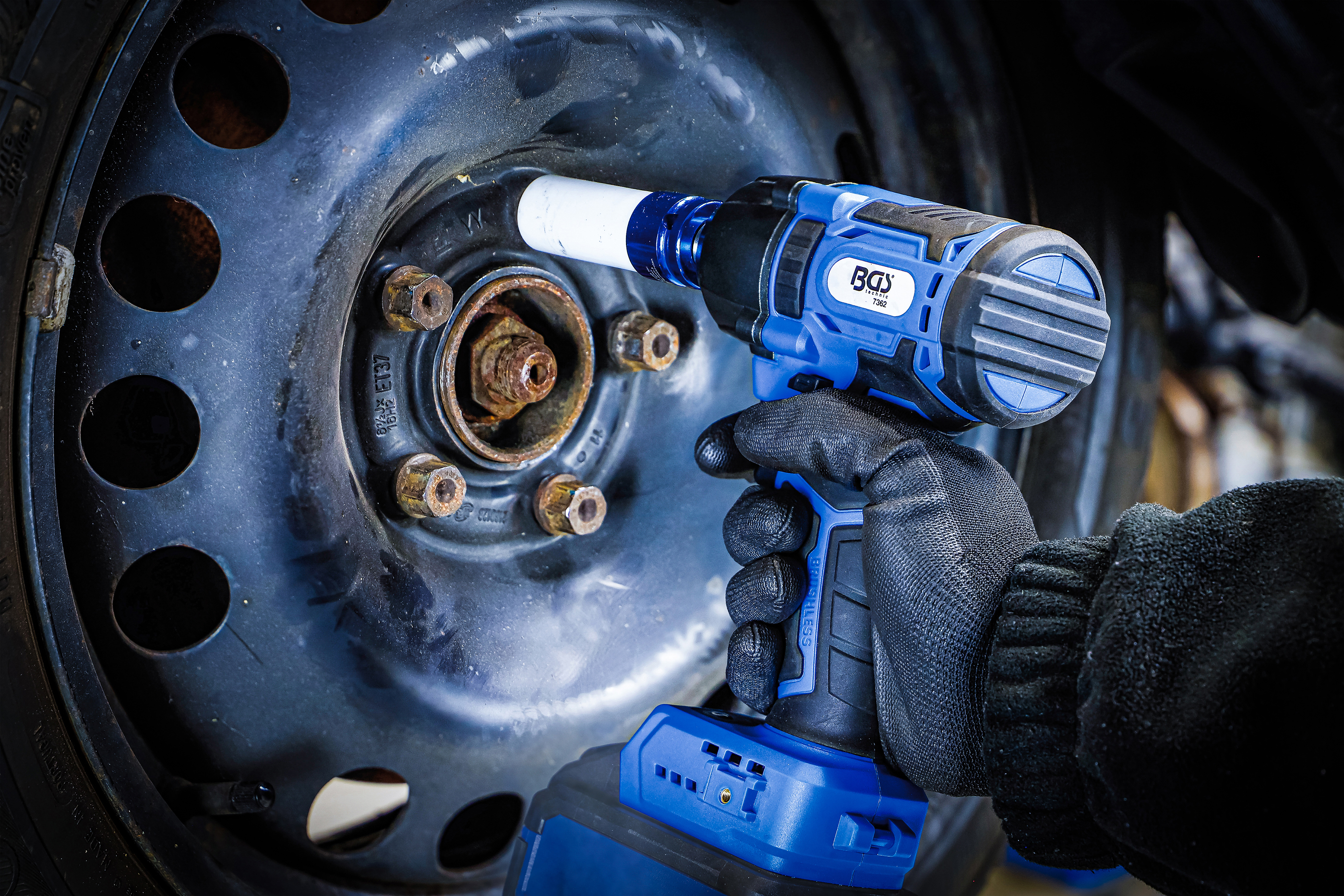 BGS Akku-Schlagschrauber-Satz | bürstenlos | 400 Nm | 18 V | mit Akku und Schnell-Ladegerät