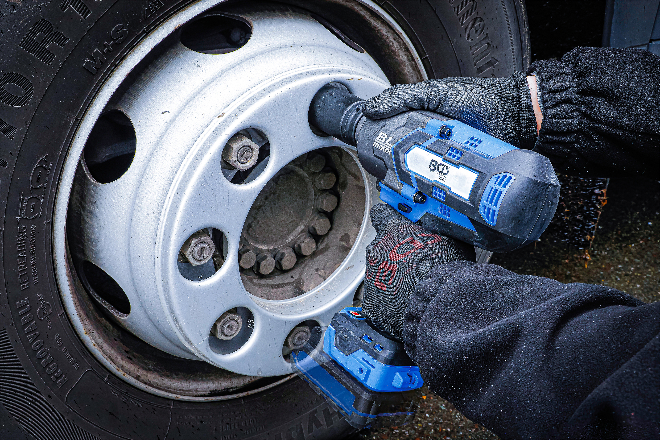 BGS Akku-Schlagschrauber-Satz | bürstenlos | 1200 Nm | 18 V | mit Akku und Schnell-Ladegerät