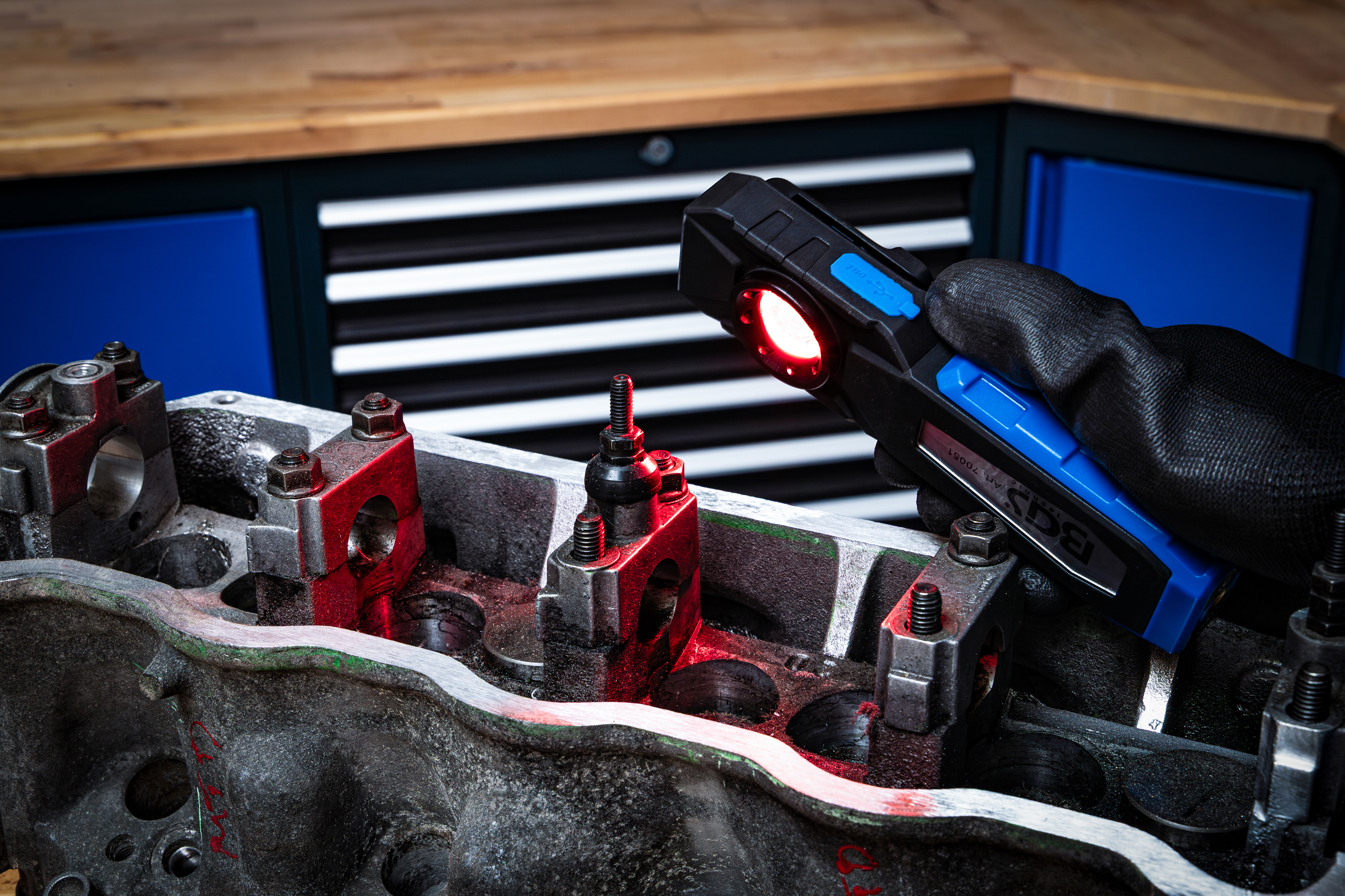 BGS COB-LED-Werkstattleuchte mit Magnet und Haken | klappbar